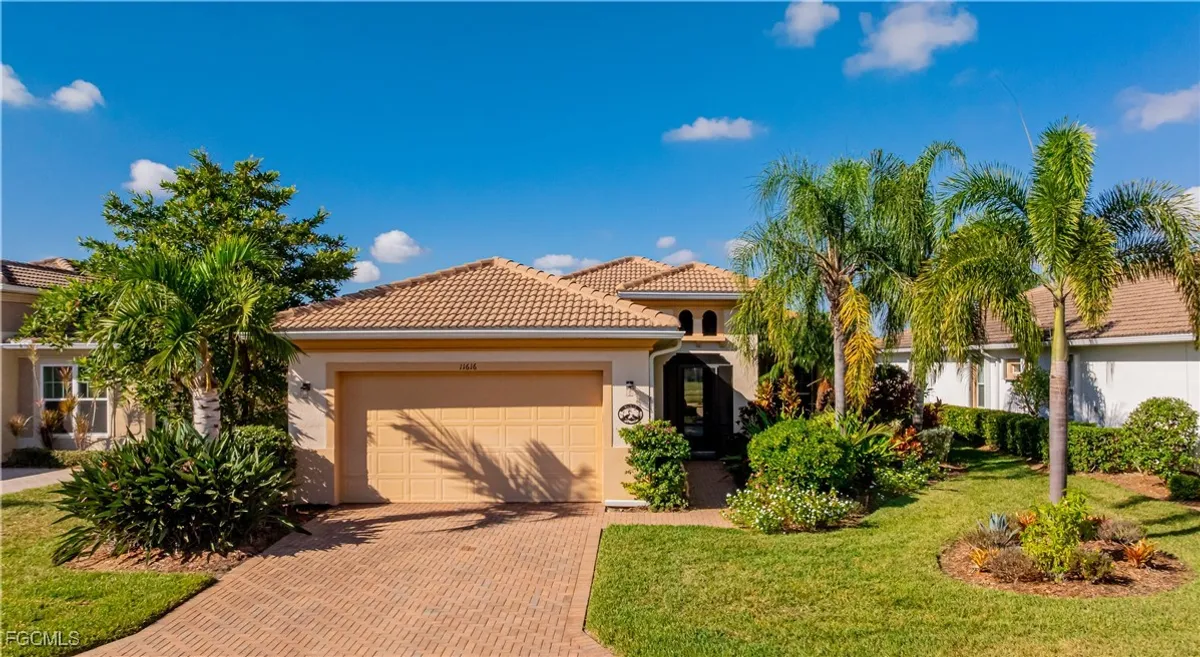 Property Slideshow image 1 of 50 | 11616 giulia dr, Fort Myers, FL, 33913