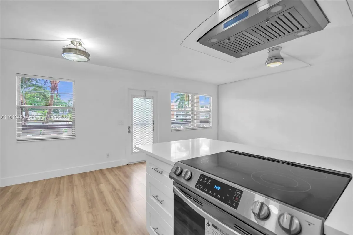 Property Slideshow image 1 of 27 | 2048 hythe c # 2048, Boca Raton, FL, 33434