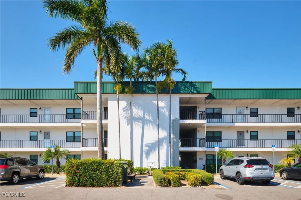 Property Slideshow image 1 of 30 | 1747 pebble beach dr 208, Fort Myers, FL, 33907