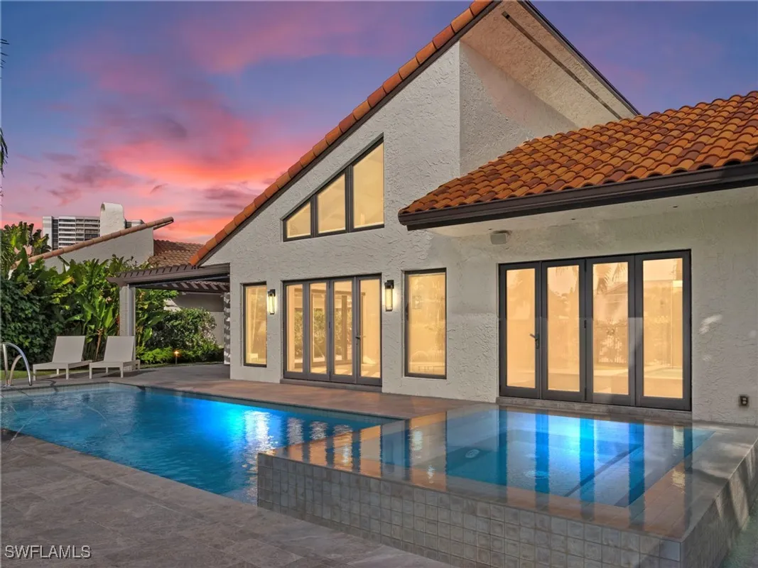 Property Slideshow image 1 of 34 | 572 tierra mar ln # 19, Naples, FL, 34108