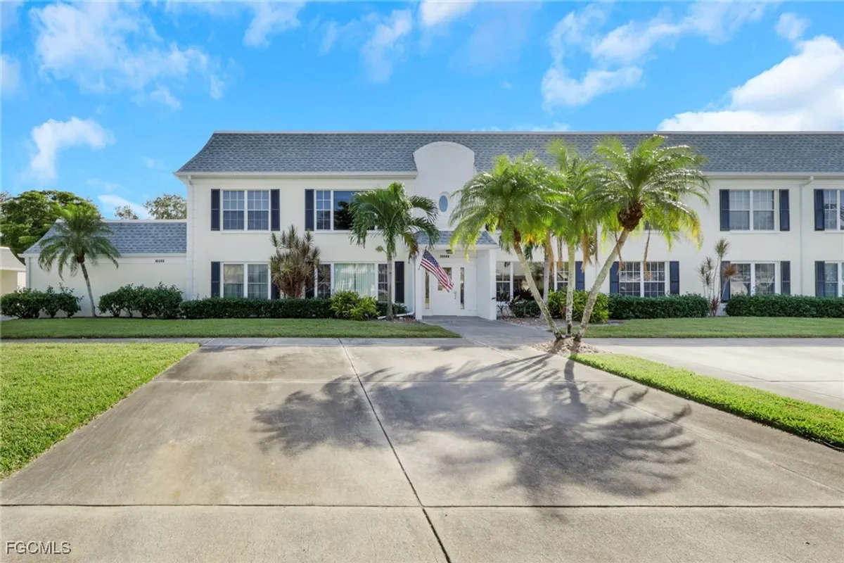 Property Slideshow image 1 of 34 | 1322 s brandywine cir 1, Fort Myers, FL, 33919