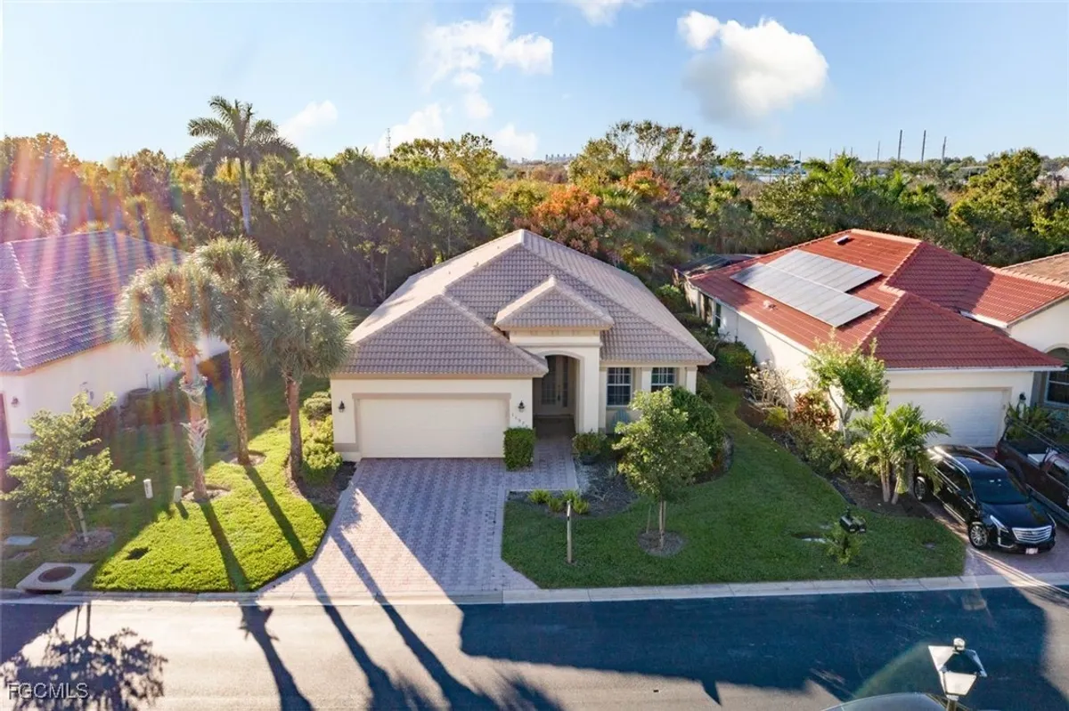 Property Slideshow image 1 of 33 | 11970 bramble cove dr, Fort Myers, FL, 33905