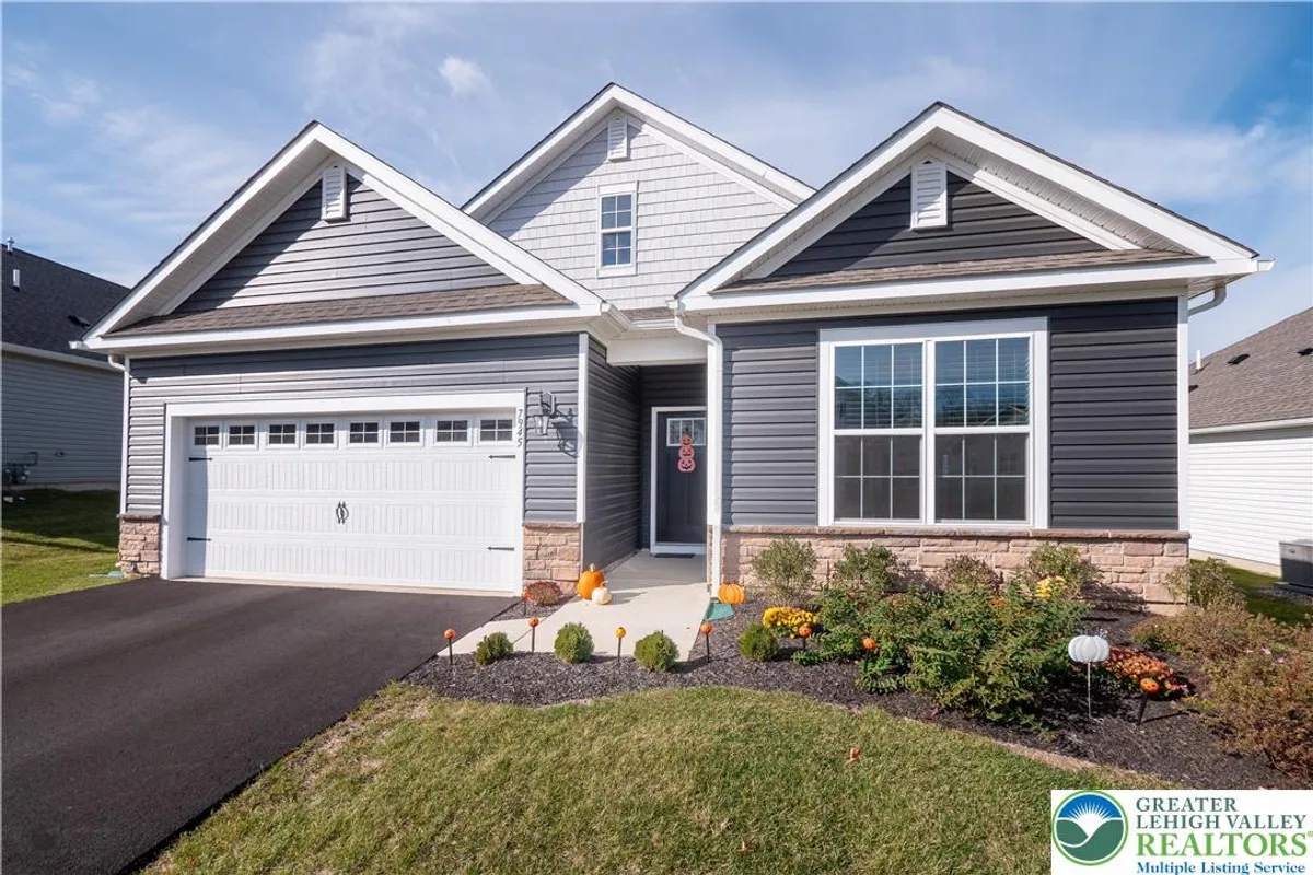 Property Slideshow image 1 of 41 | 7945 golden ln, Breinigsville, PA, 18031
