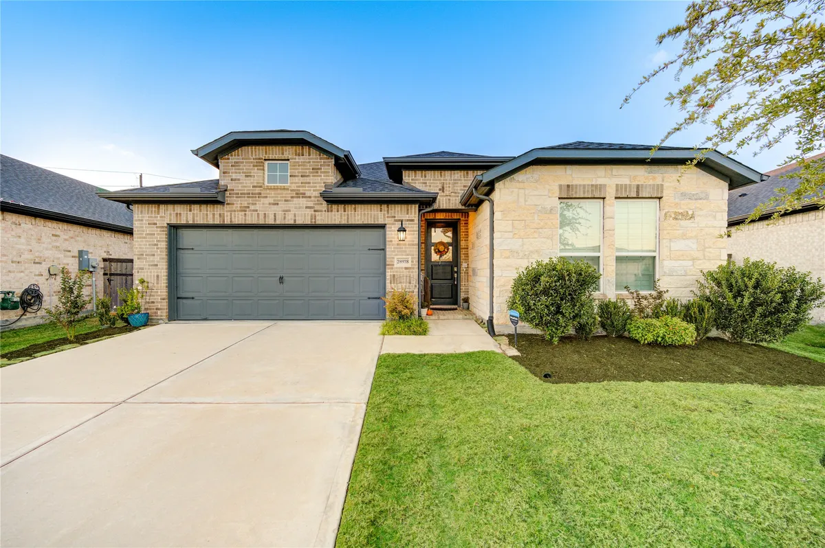 Property Slideshow image 1 of 26 | 28938 copper ridge drive dr, Fulshear, TX, 77441