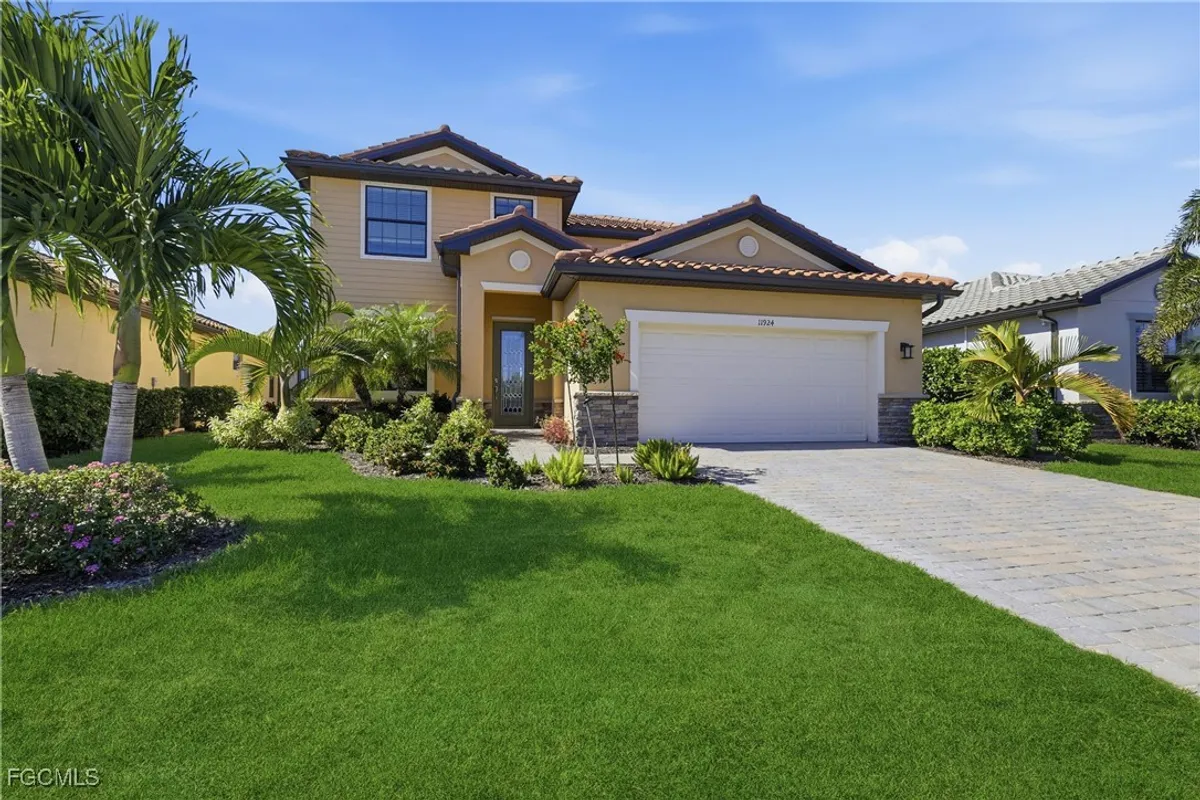 Property Slideshow image 1 of 48 | 11924 arbor trace dr, Fort Myers, FL, 33913