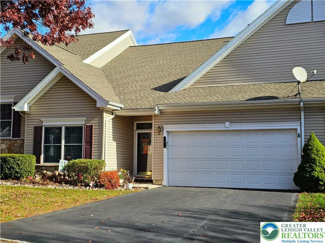 Property Slideshow image 1 of 37 | 5 canterbury ln, Palmer Twp, PA, 18045
