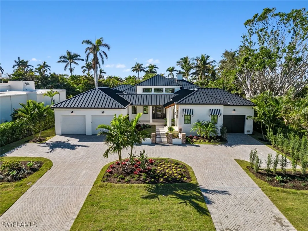 Property Slideshow image 1 of 50 | 424 spinnaker dr, Naples, FL, 34102