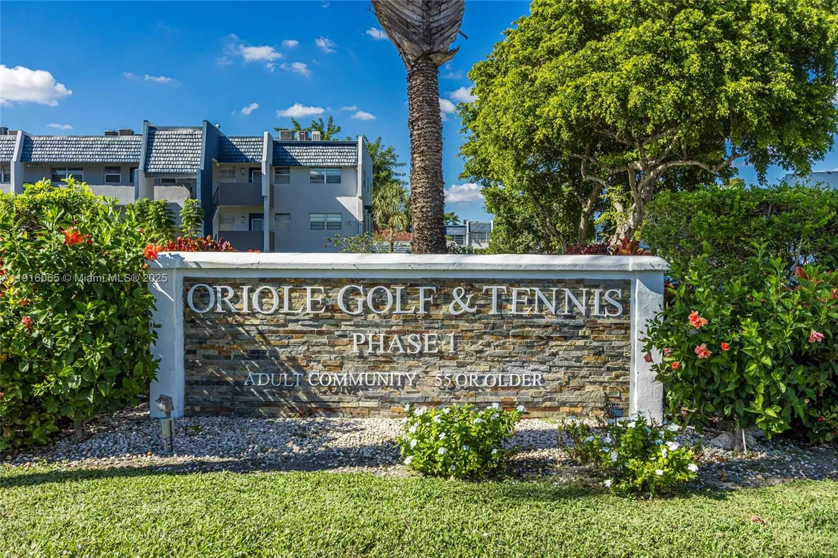 Property Slideshow image 1 of 18 | 7887 golf circle dr 106, Margate, FL, 33063