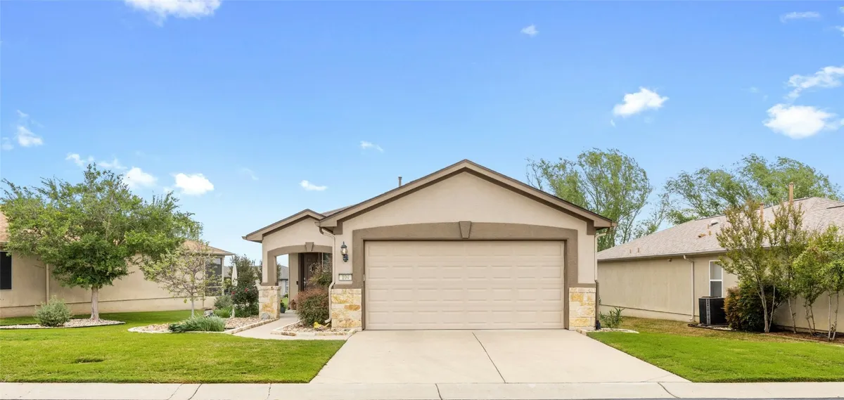 Property Slideshow image 1 of 27 | 104 monument hill trl, Georgetown, TX, 78633