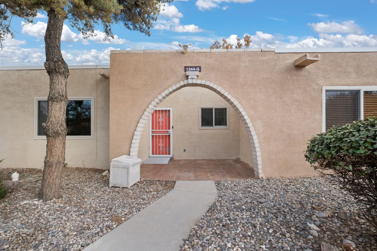 Property Slideshow image 1 of 18 | 1344 grande blvd g, Rio Rancho, NM, 87124
