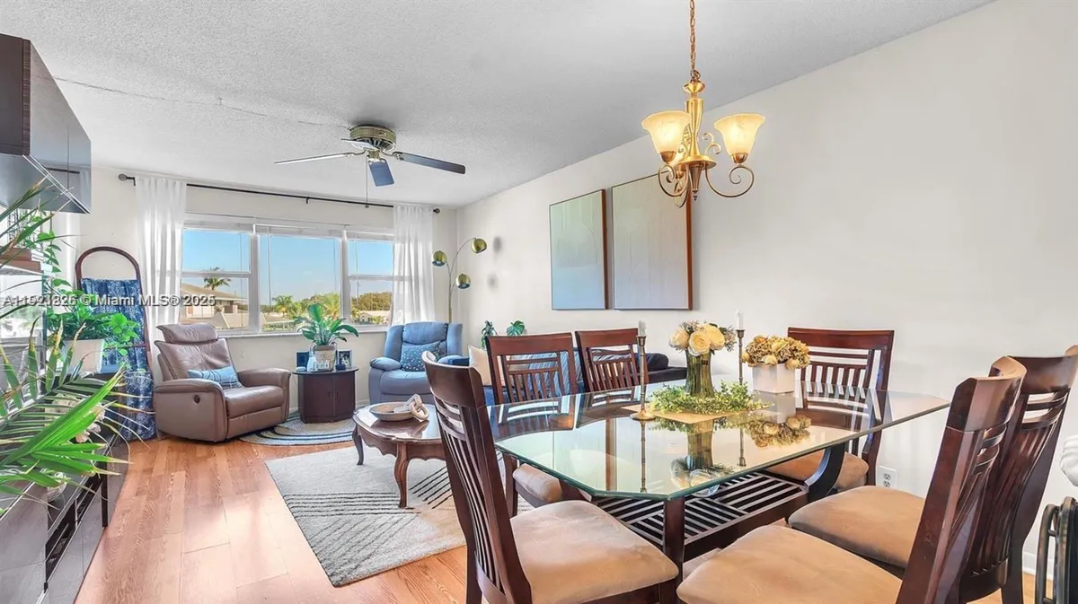 Property Slideshow image 1 of 25 | 2223 park ln 207, Hollywood, FL, 33021