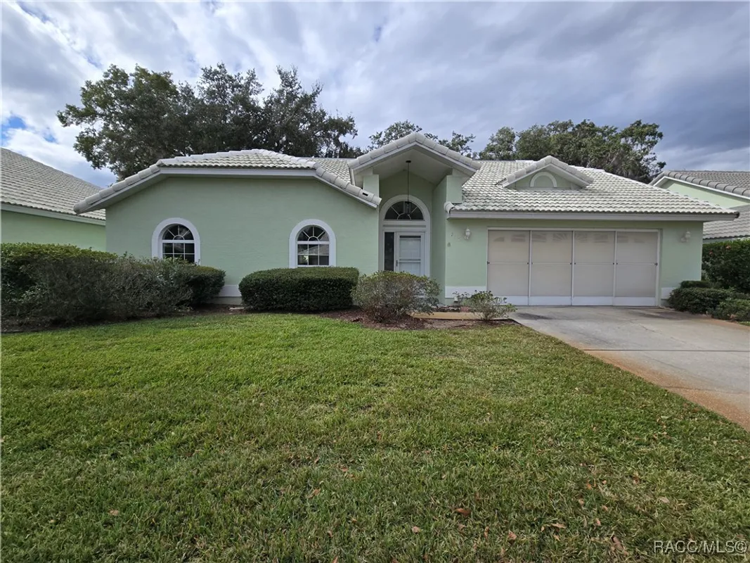 Property Slideshow image 1 of 26 | 719 balmoral ct, Inverness, FL, 34453
