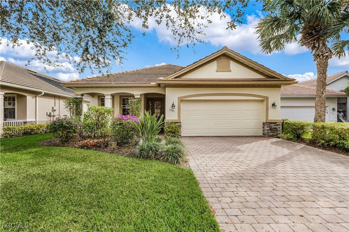 Property Slideshow image 1 of 30 | 3900 lakeview isle ct, Fort Myers, FL, 33905