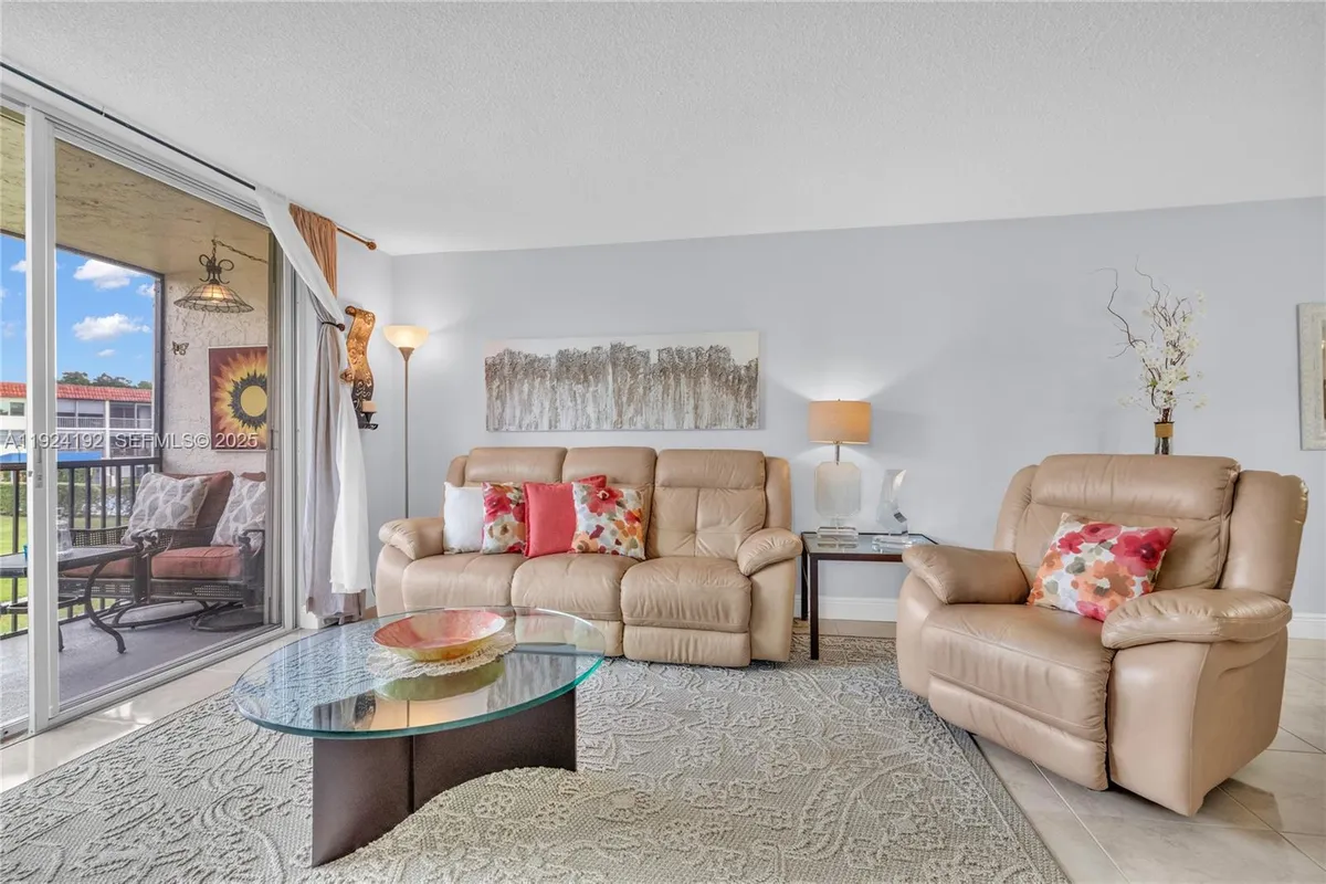 Property Slideshow image 1 of 53 | 9800 n hollybrook lake dr 210, Pembroke Pines, FL, 33025