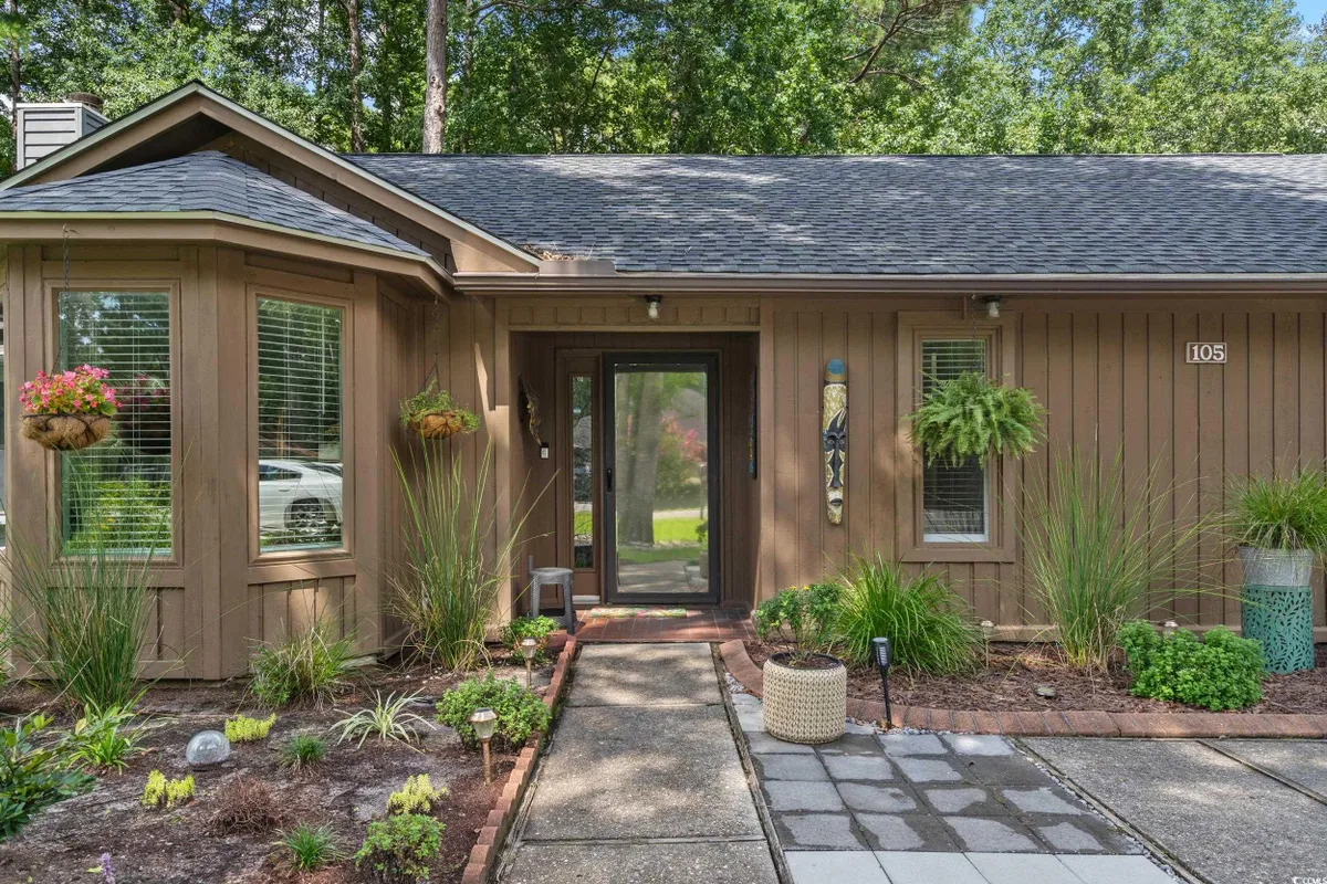 Property Slideshow image 1 of 40 | 105 hickory dr, Conway, SC, 29526