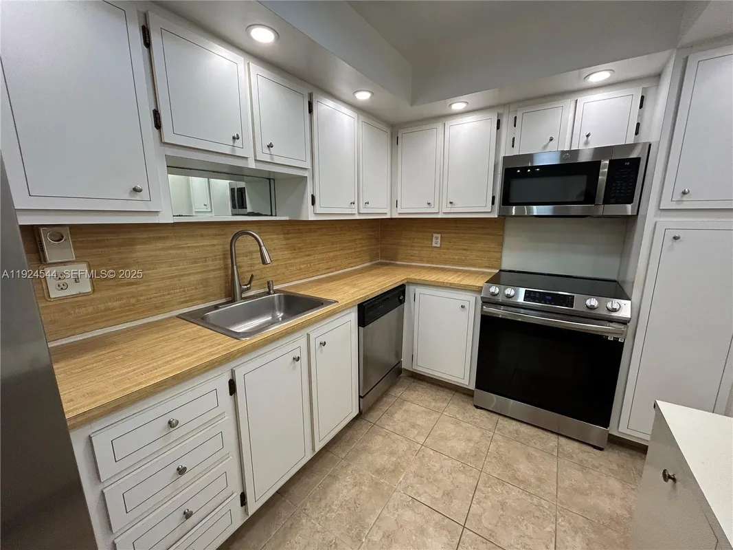 Property Slideshow image 1 of 37 | 1100 saint charles pl 308, Pembroke Pines, FL, 33026