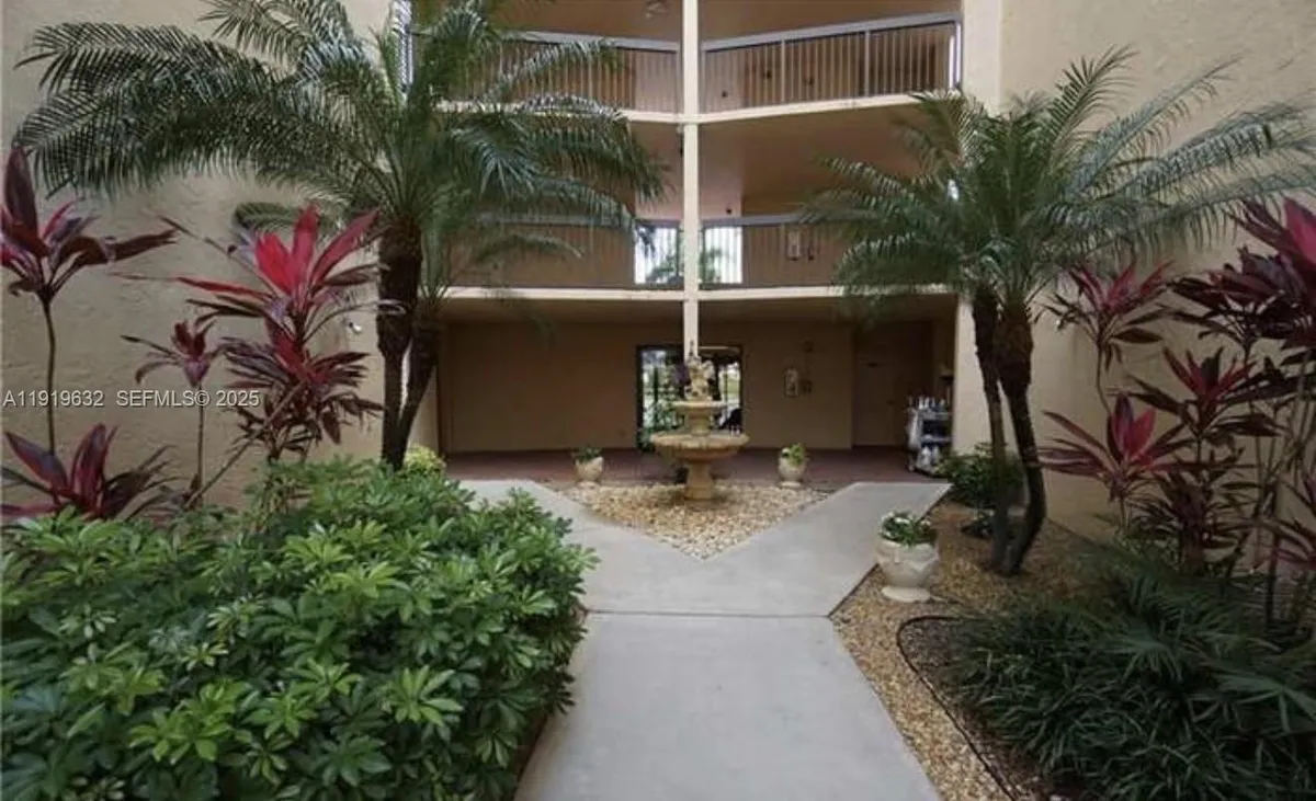Property Slideshow image 1 of 15 | 3521 environ blvd b308, Lauderhill, FL, 33319