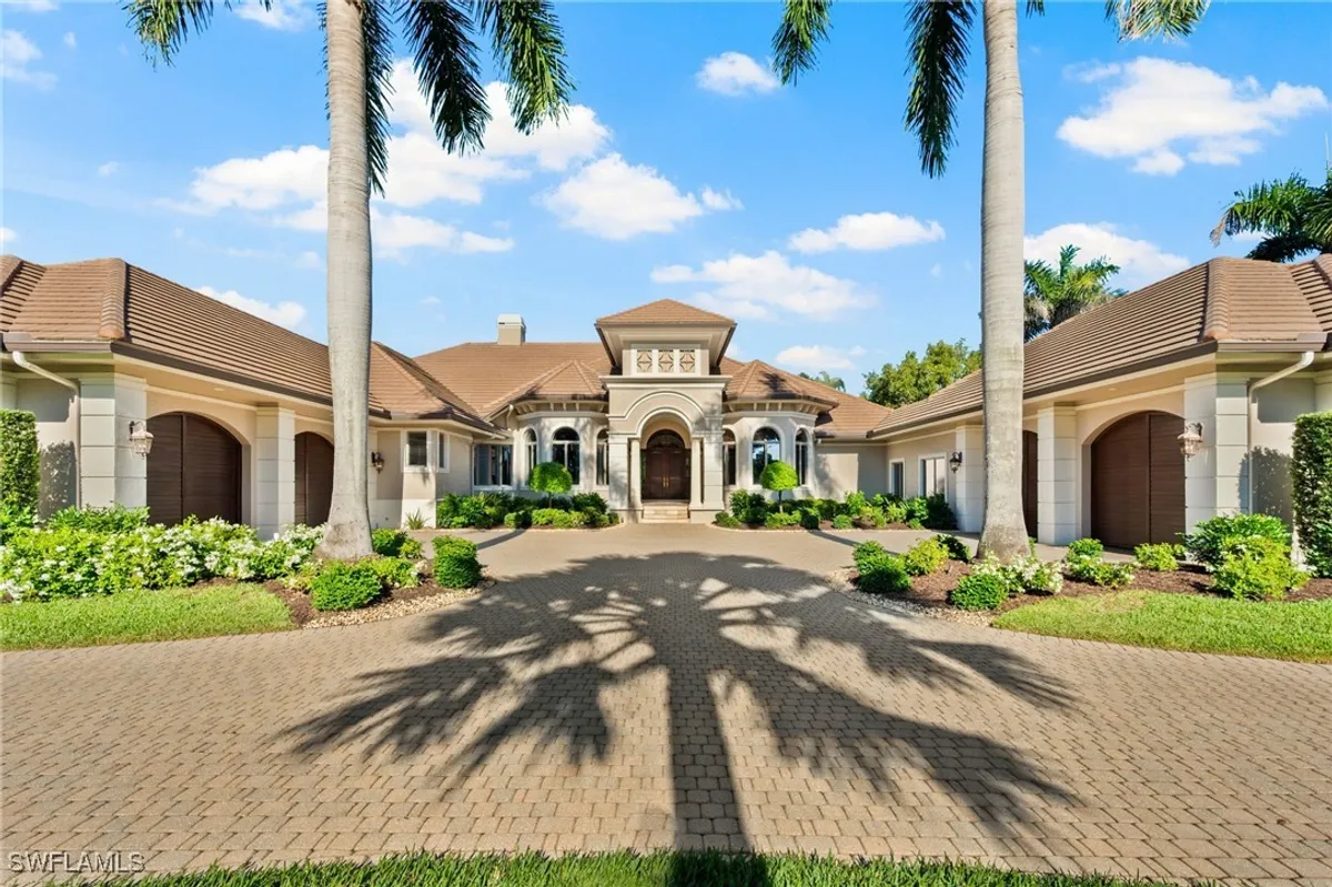 Property Slideshow image 1 of 31 | 26367 woodlyn dr, Bonita Springs, FL, 34134
