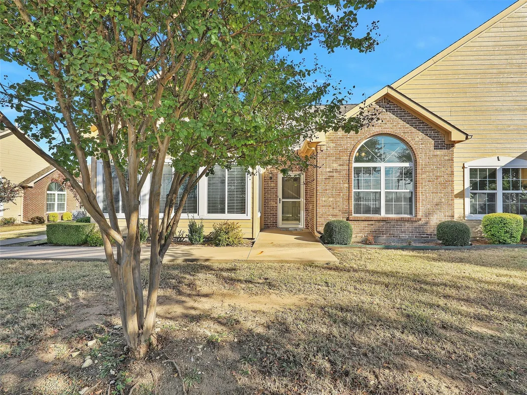 Property Slideshow image 1 of 40 | 2601 marsh ln unit 124, Plano, TX, 75093