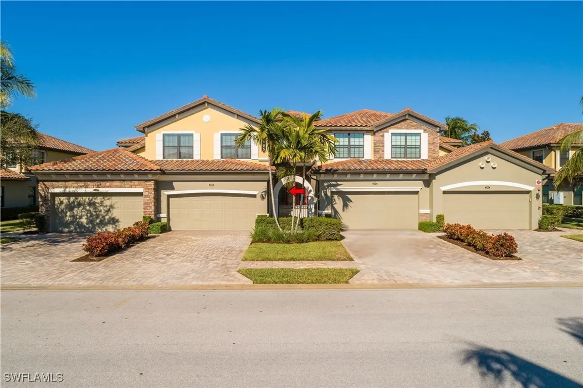 Property Slideshow image 1 of 50 | 9495 napoli ln 201, Naples, FL, 34113