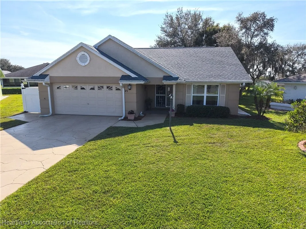 Property Slideshow image 1 of 48 | 21 chestnut trl, Lake Placid, FL, 33852
