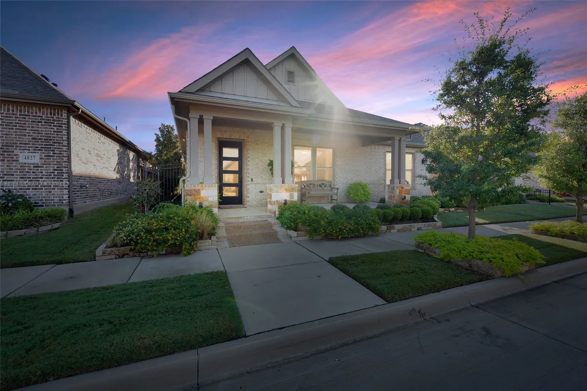 Property Slideshow image 1 of 39 | 4825 beaver creek dr, Arlington, TX, 76005