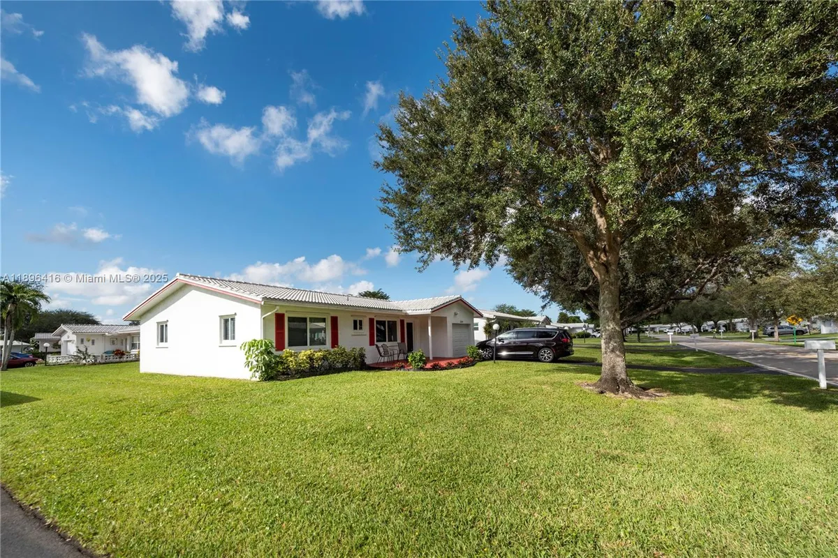 Property Slideshow image 1 of 31 | 8544 n campanelli blvd, Plantation, FL, 33322