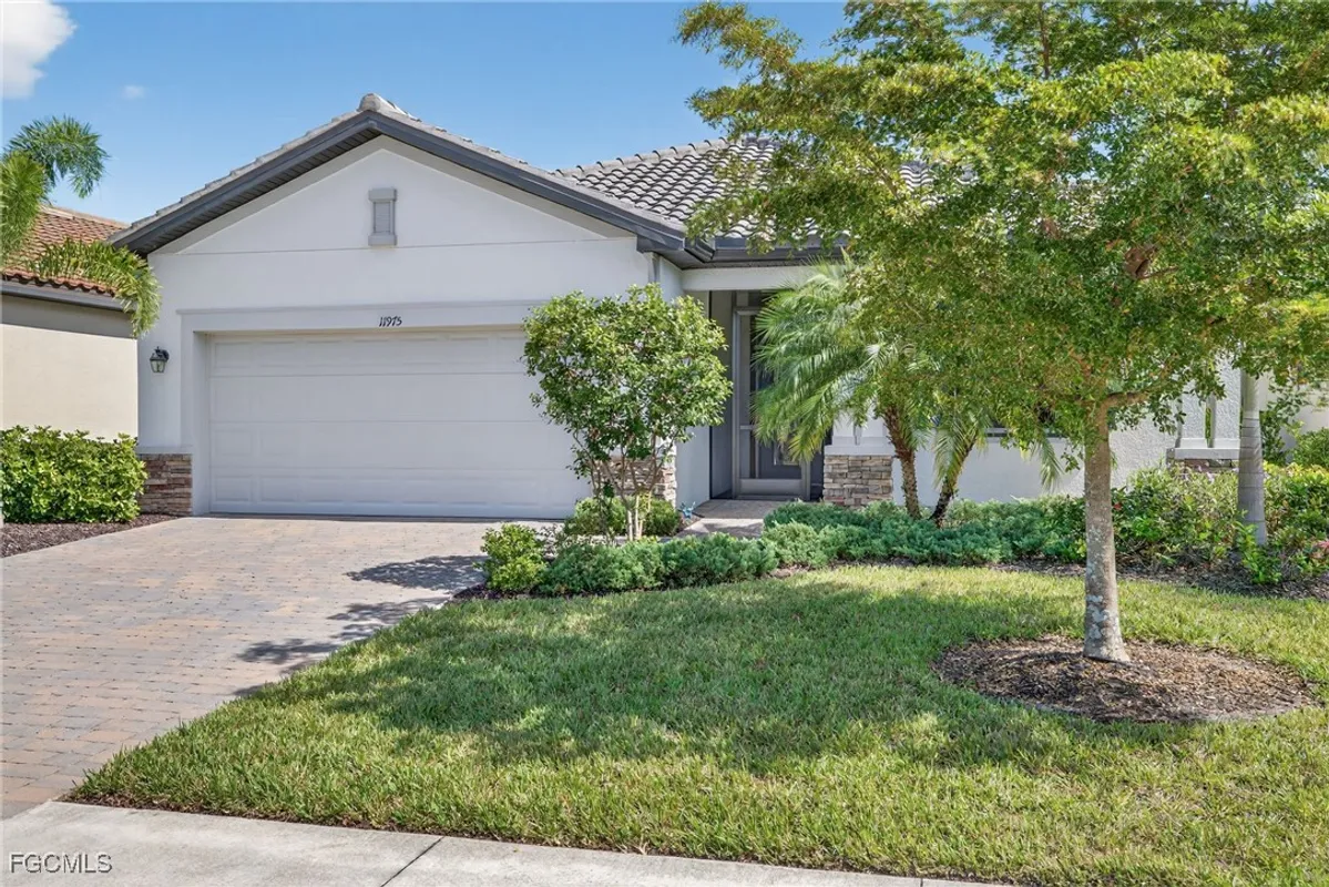 Property Slideshow image 1 of 50 | 11975 arbor trace dr, Fort Myers, FL, 33913