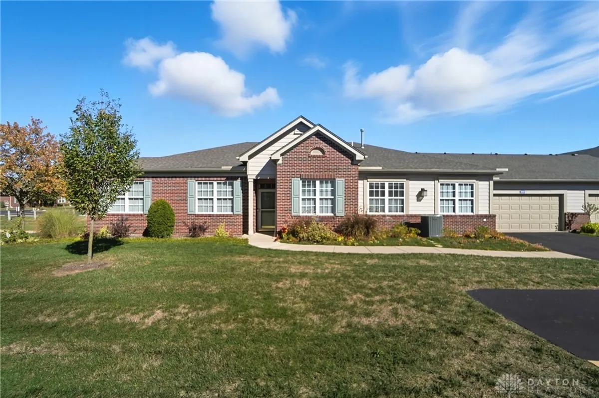 Property Slideshow image 1 of 48 | 1573 watermark ct 22, Miamisburg, OH, 45342