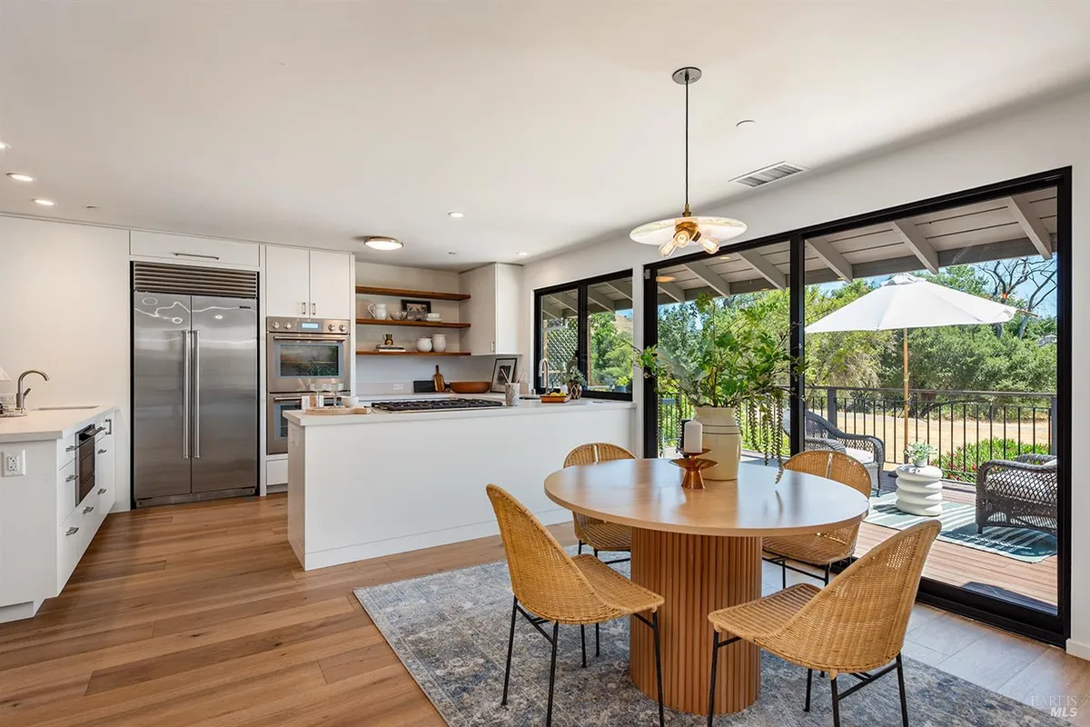 Property Slideshow image 1 of 36 | 1306 pinon dr, Healdsburg, CA, 95448