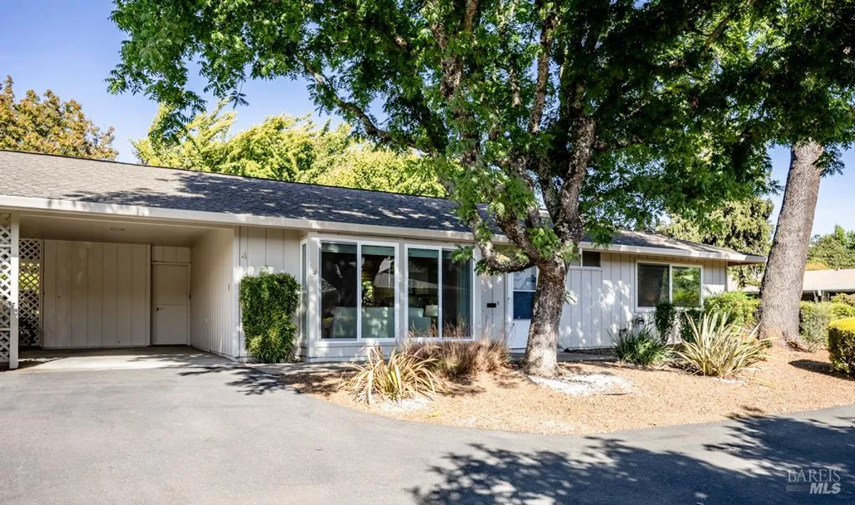 Property Slideshow image 1 of 29 | 4 valley green st, Santa Rosa, CA, 95409