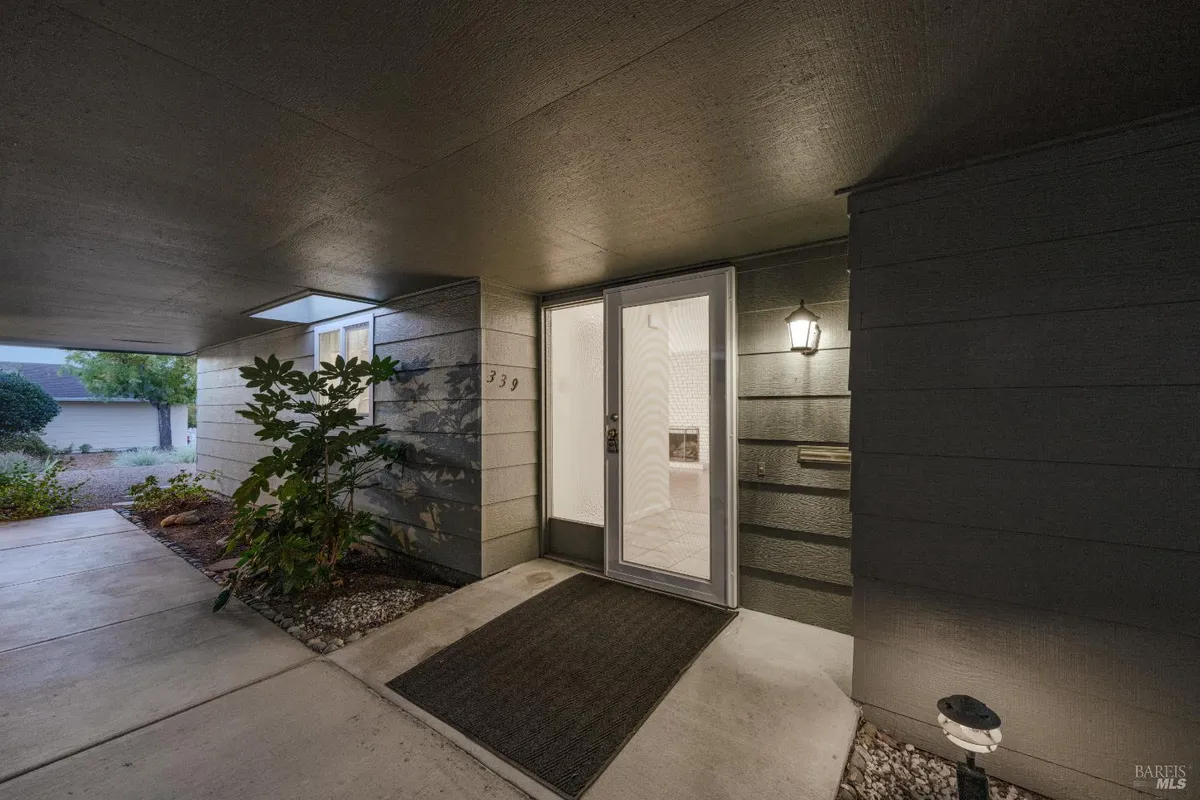 Property Slideshow image 1 of 64 | 339 valley oaks dr, Santa Rosa, CA, 95409