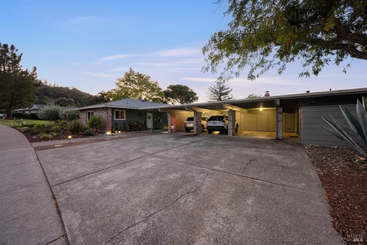 Property Slideshow image 1 of 65 | 339 valley oaks dr, Santa Rosa, CA, 95409