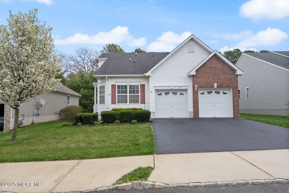 Property Slideshow image 1 of 35 | 50 little leaf ln, Howell, NJ, 07731