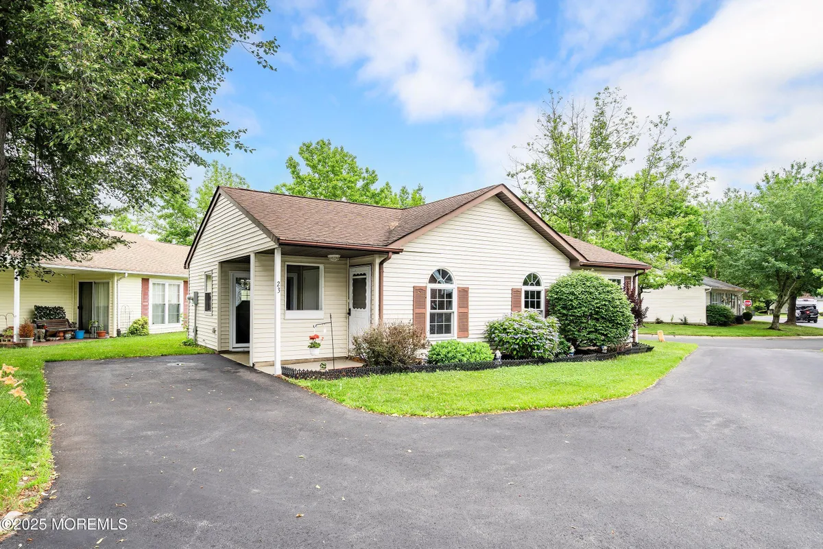 Property Slideshow image 1 of 24 | 23 datchet close # 1000, Freehold, NJ, 07728