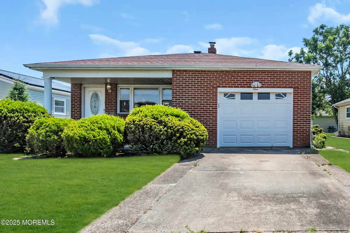 Property Slideshow image 1 of 37 | 9 bahamia dr, Toms River, NJ, 08757