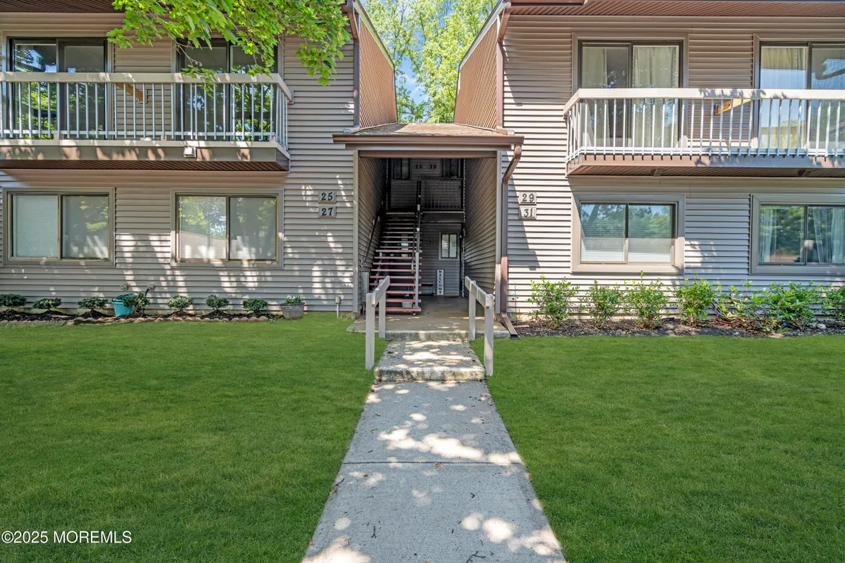 Property Slideshow image 1 of 33 | 25 claremont ct, Red Bank, NJ, 07701