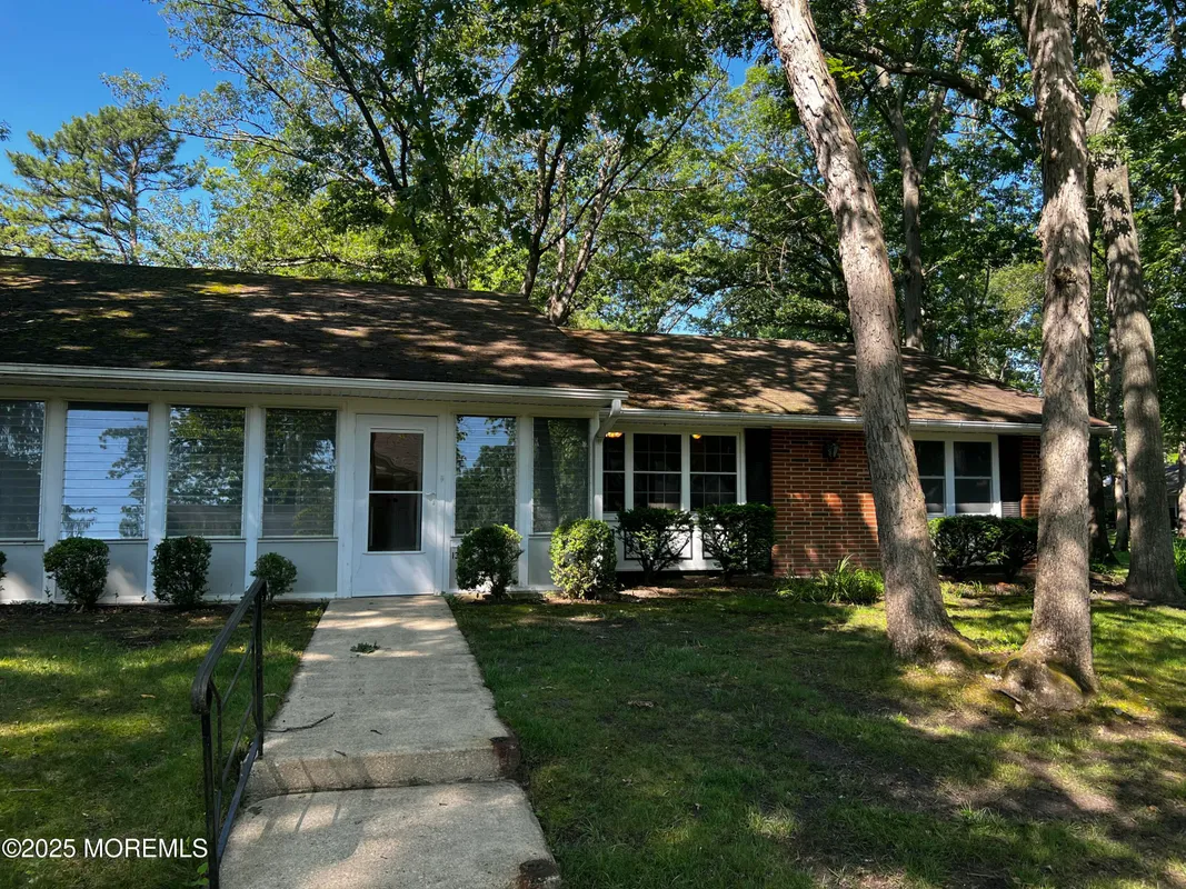 Property Slideshow image 1 of 29 | 131 farrington ct b, Lakewood, NJ, 08701