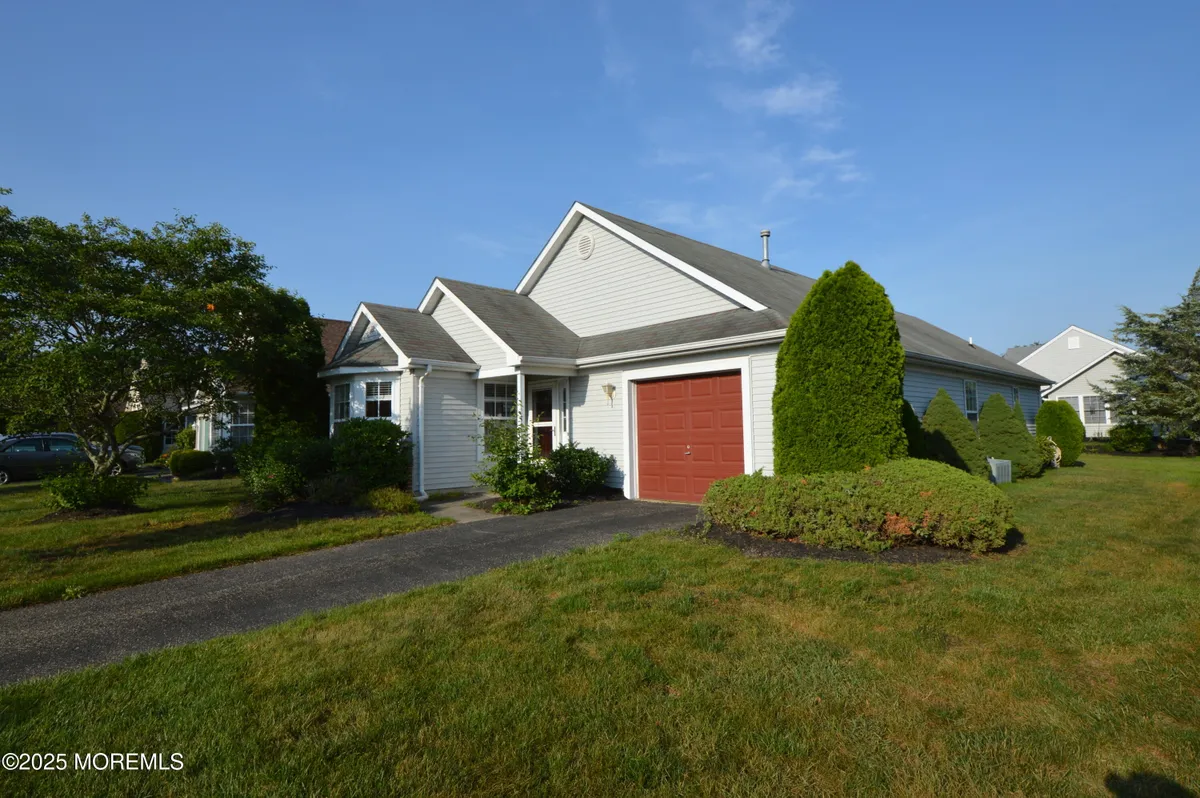 Property Slideshow image 1 of 35 | 3333 deep river ln, Toms River, NJ, 08755