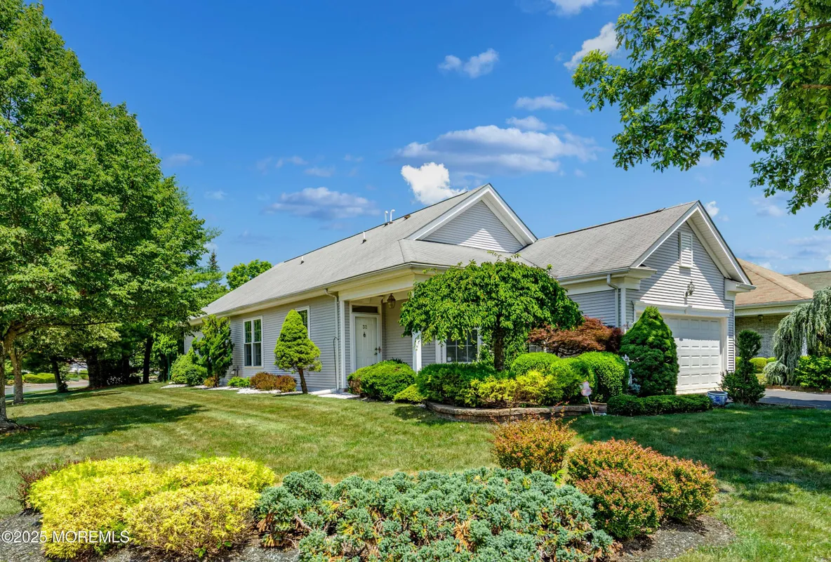 Property Slideshow image 1 of 33 | 32 waltham way, Jackson, NJ, 08527