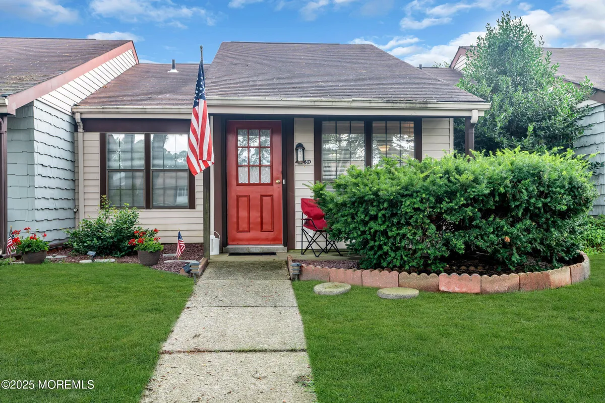 Property Slideshow image 1 of 47 | 453d chesterfield ct, Manchester, NJ, 08759