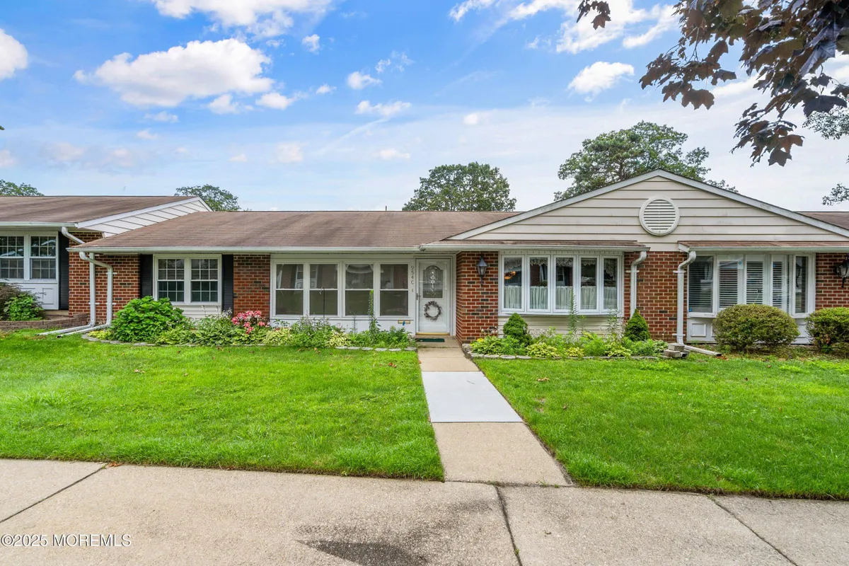 Property Slideshow image 1 of 25 | 954c aberdeen dr c, Lakewood, NJ, 08701