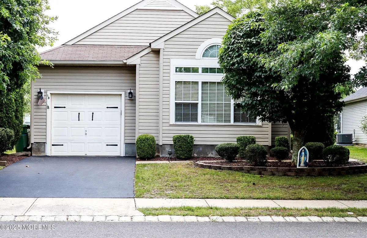 Property Slideshow image 1 of 20 | 18 florian ct, Manchester, NJ, 08759