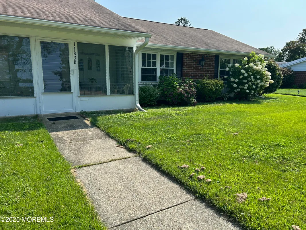 Property Slideshow image 1 of 35 | 1183b clydebank ct, Lakewood, NJ, 08701