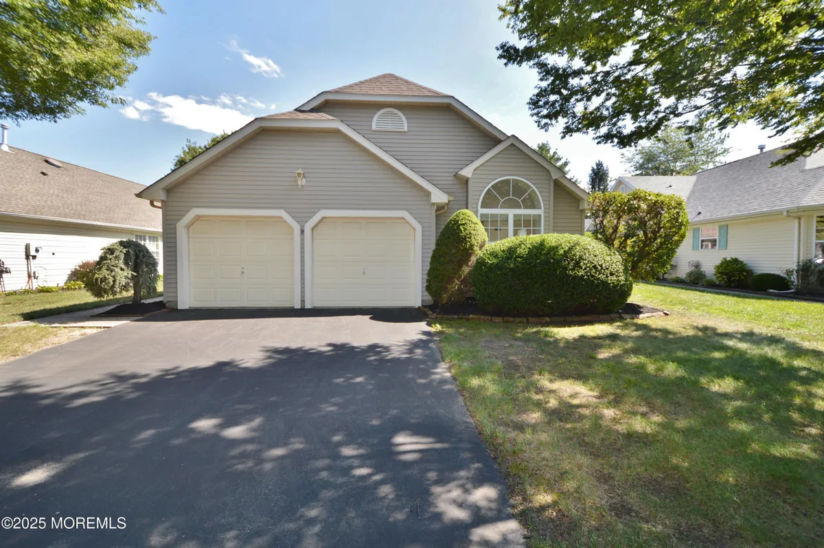 Property Slideshow image 1 of 59 | 2976 fieldcrest ln, Toms River, NJ, 08755