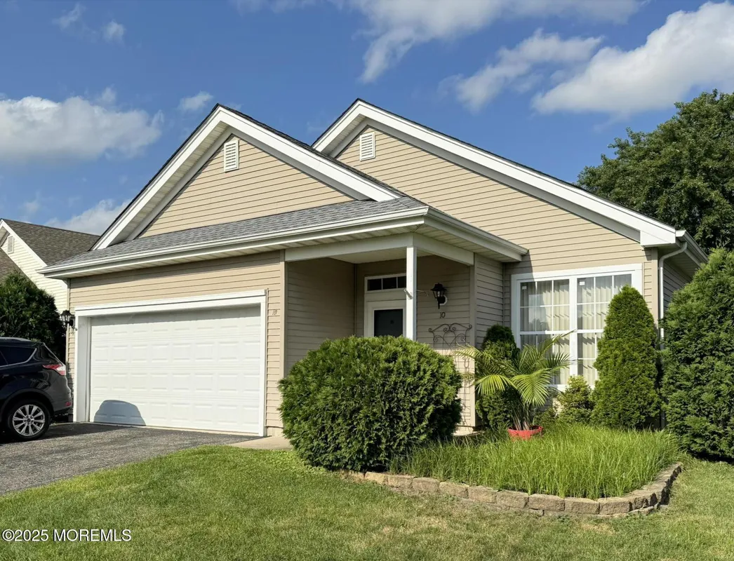 Property Slideshow image 1 of 15 | 10 kirkby ln, Manchester, NJ, 08759