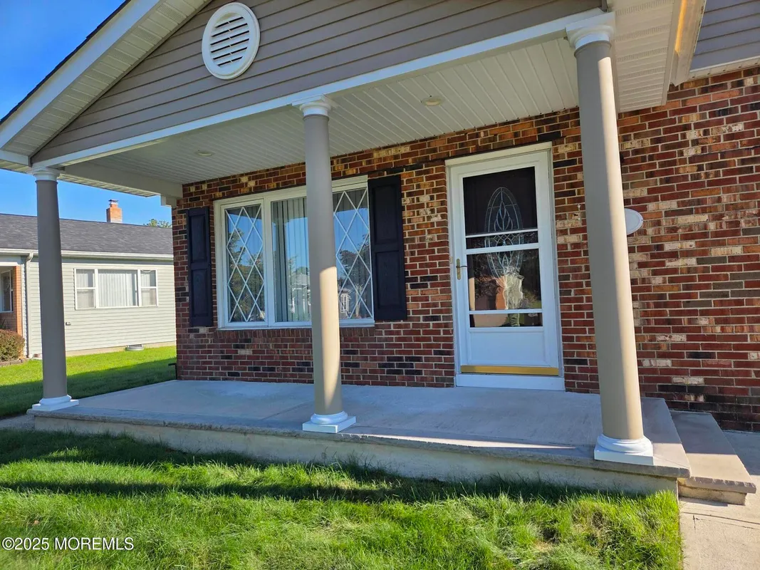 Property Slideshow image 1 of 46 | 7 augusta ct, Toms River, NJ, 08757