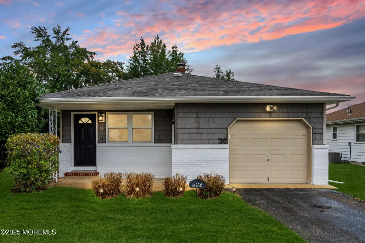 Property Slideshow image 1 of 34 | 332 curacao st, Toms River, NJ, 08757