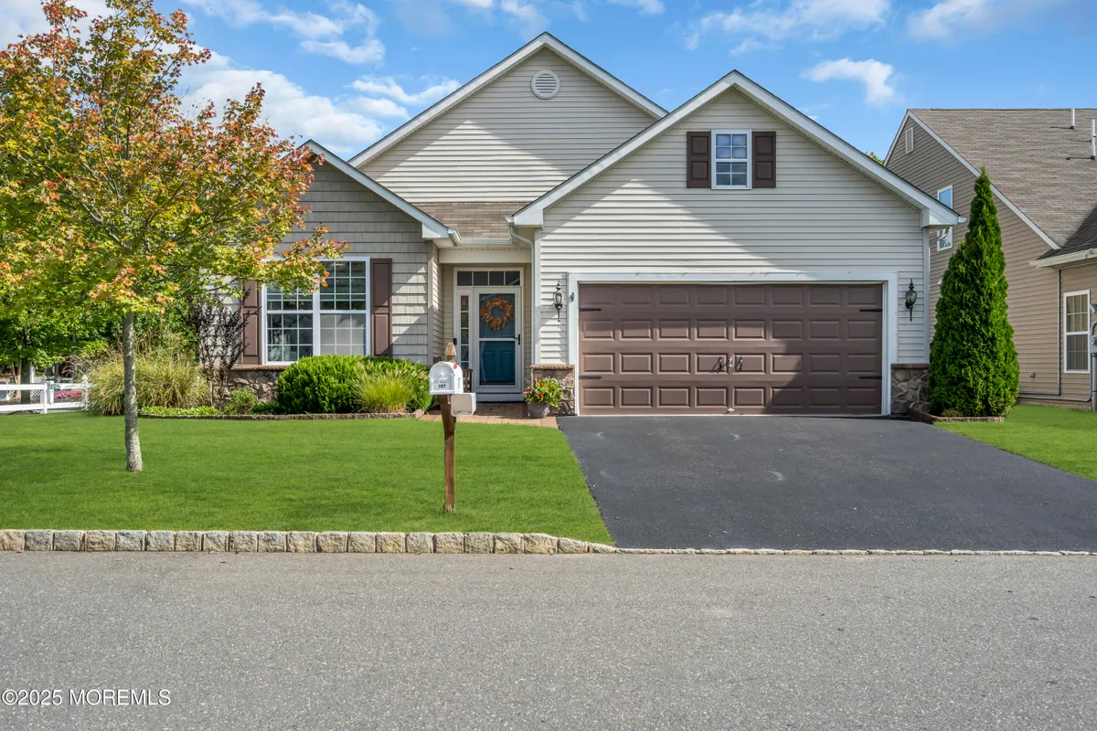 Property Slideshow image 1 of 36 | 107 eagle ridge cir, Lakewood, NJ, 08701