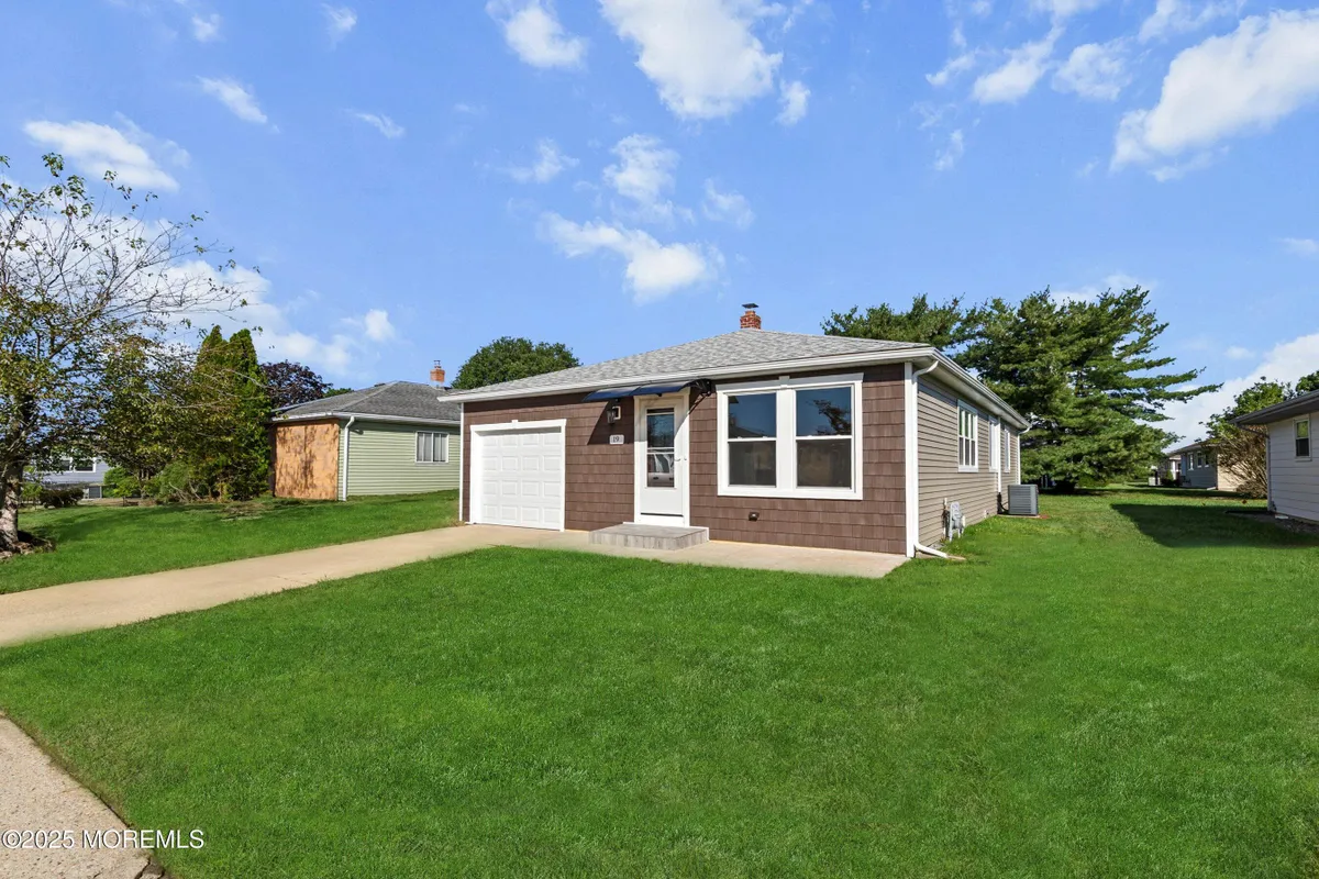 Property Slideshow image 1 of 51 | 19 port royal dr, Toms River, NJ, 08757